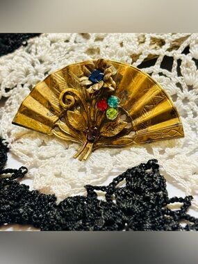 Vintage Coro Floral Fan Brooch